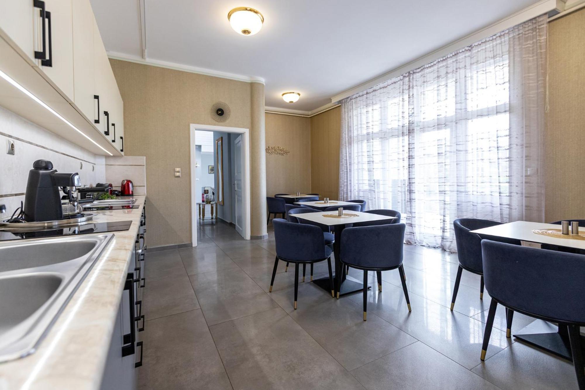 Hotel Clariss Balatonalmádi Eksteriør bilde